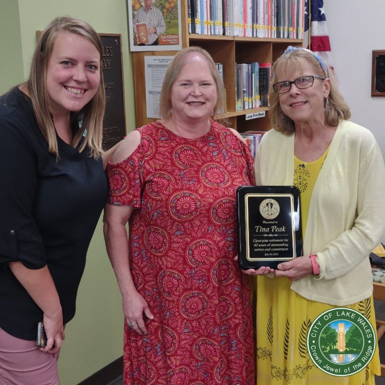 Lake Wales Library Director Tina Peak Retires After 40 Years