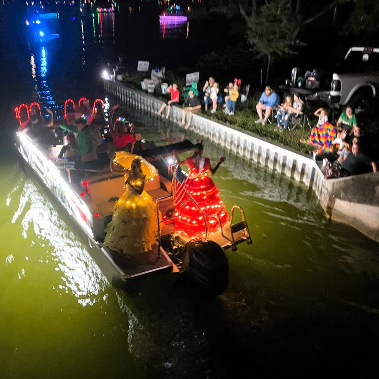 Grinch, Trump, and Buddy the Elf Appear in Annual Christmas Boat Parade